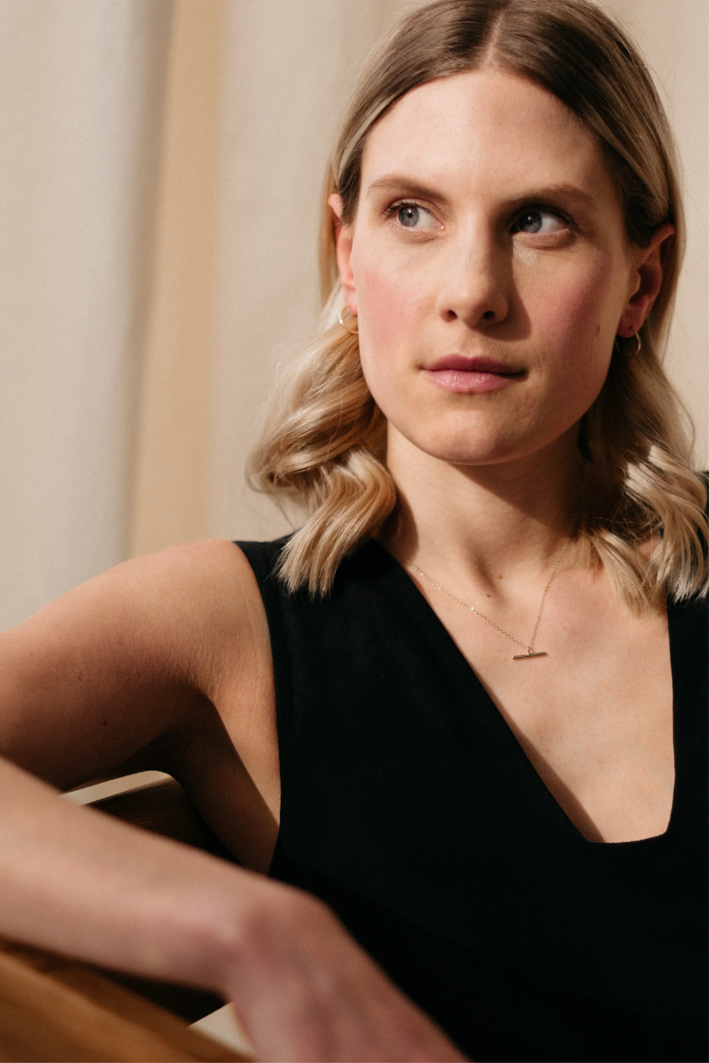 9ct Gold Minimal Bar Necklace - Image 3