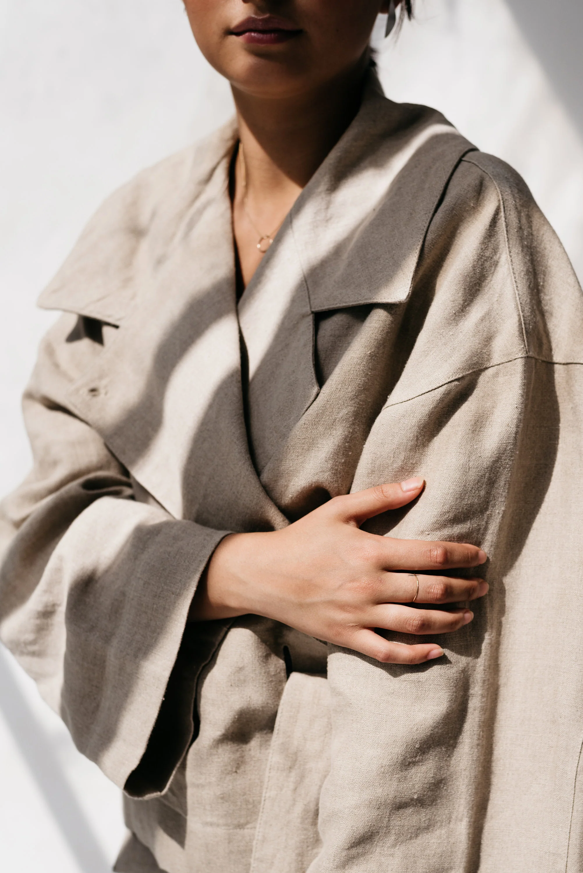 9ct Gold Wave Ring - Image 4