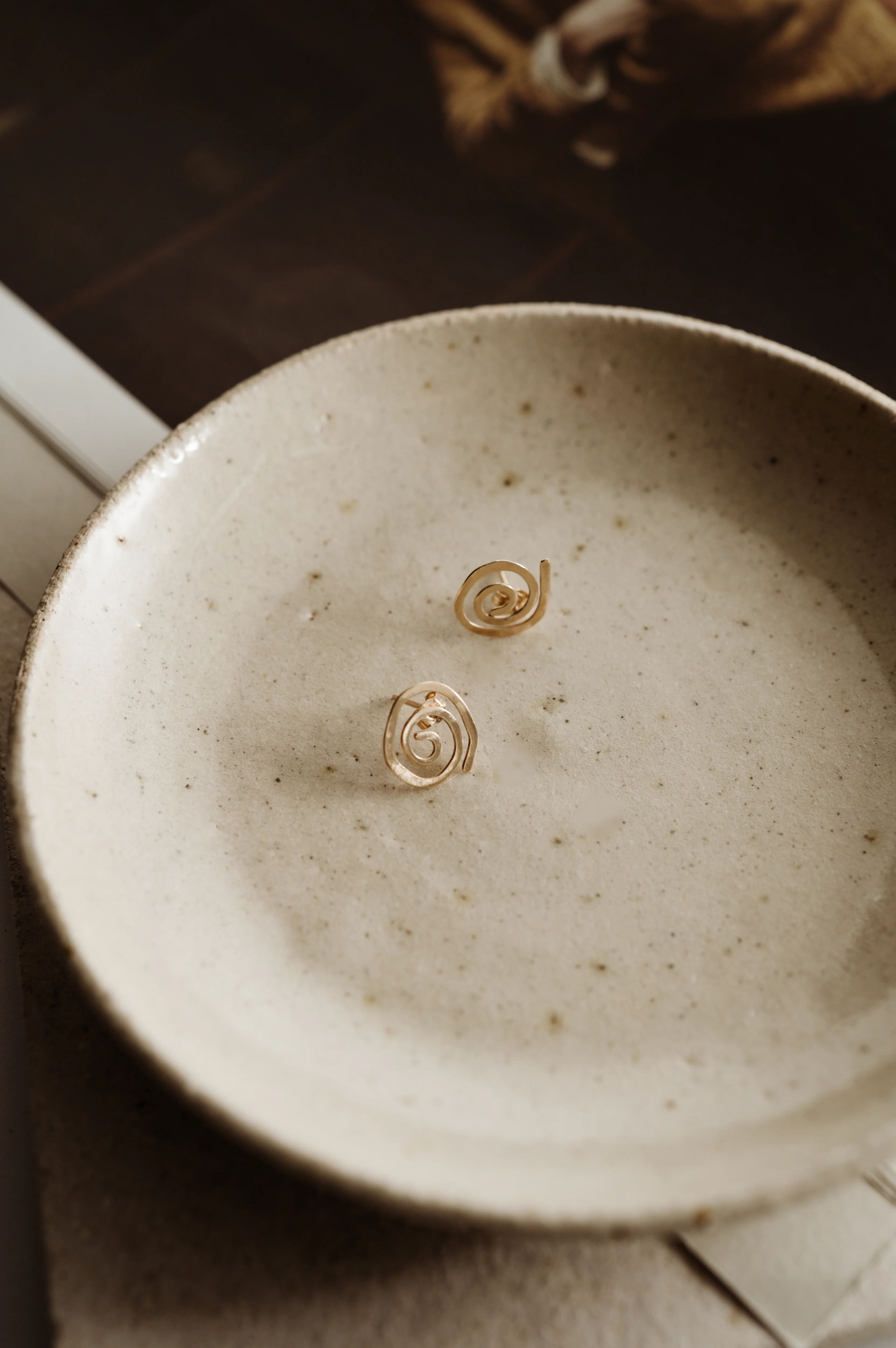 9ct Gold Spiral Studs - Image 5