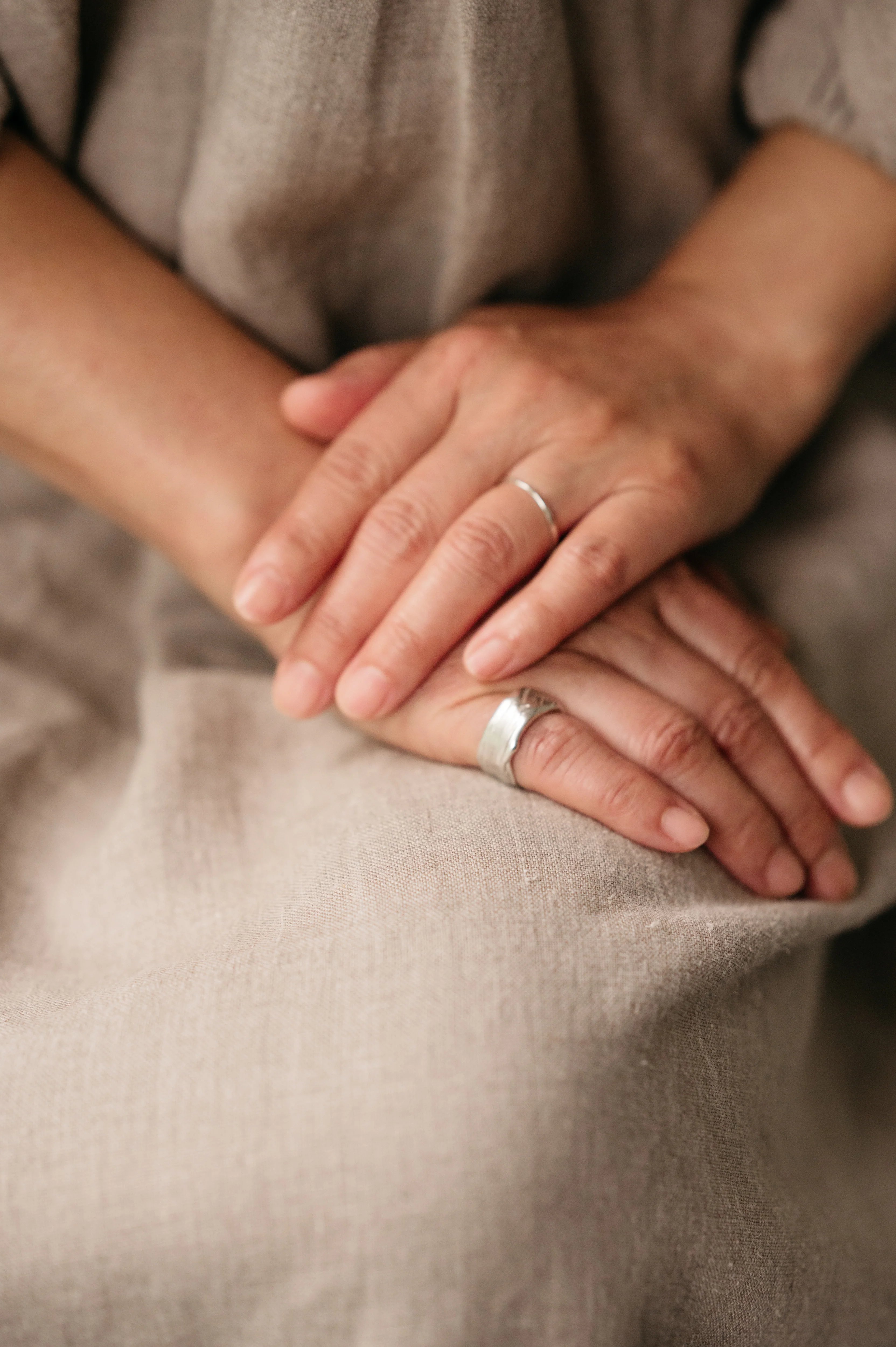 Silver Narrow Brush Strokes Ring - Image 3