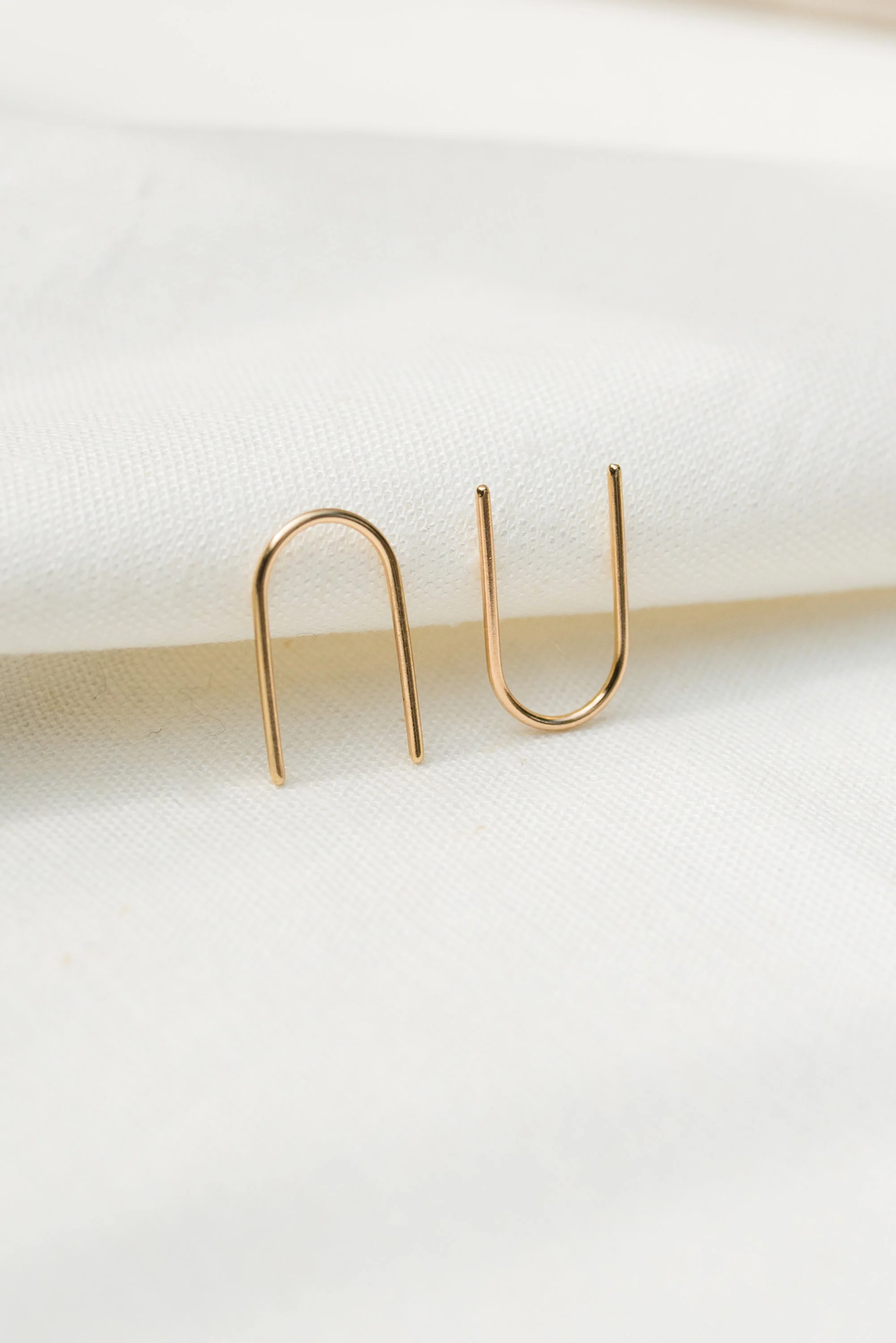 9ct Gold Arch Pins - Image 4