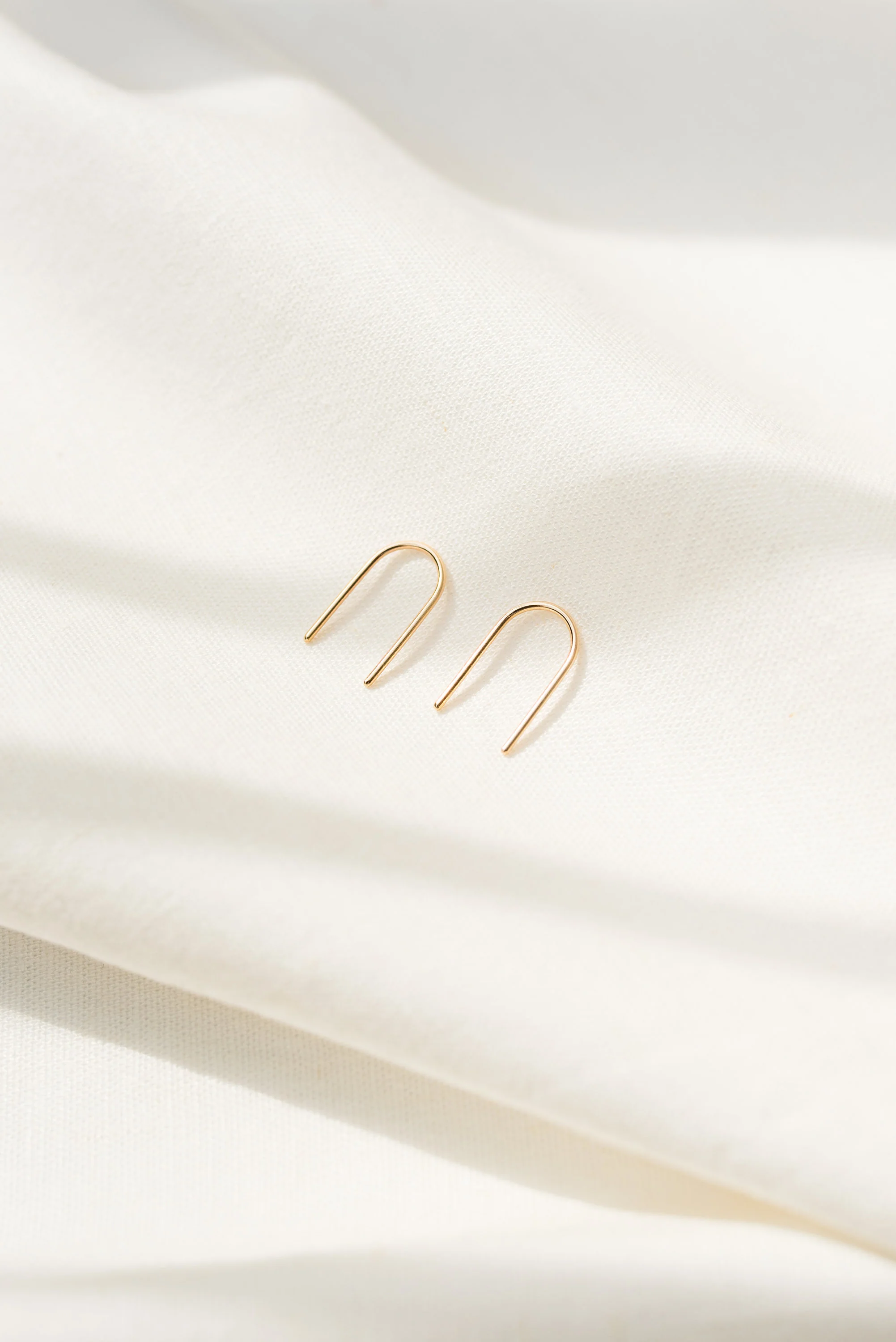 9ct Gold Arch Pins - Image 5